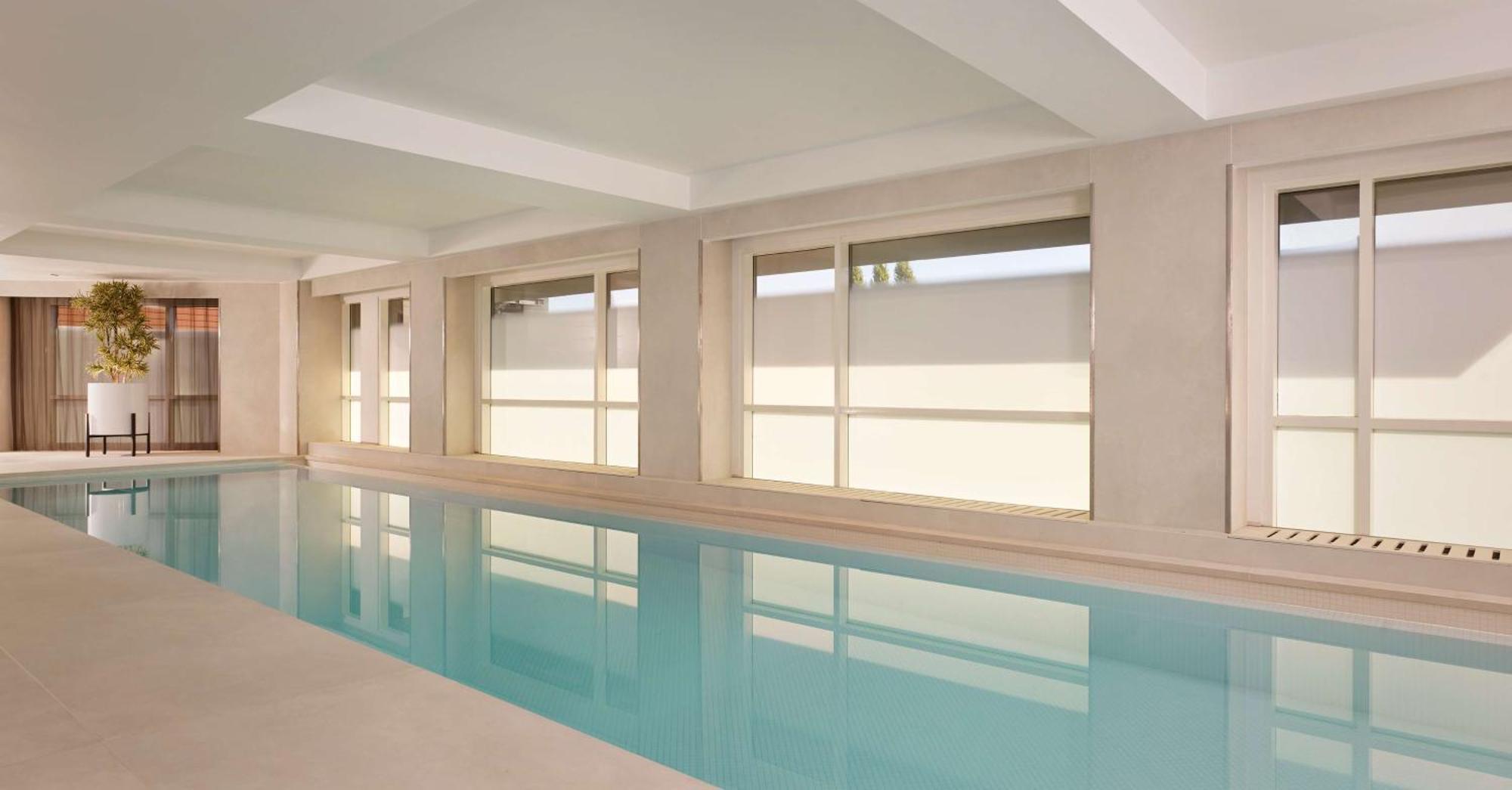 Park Plaza London Riverbank Exterior photo Swimming pool