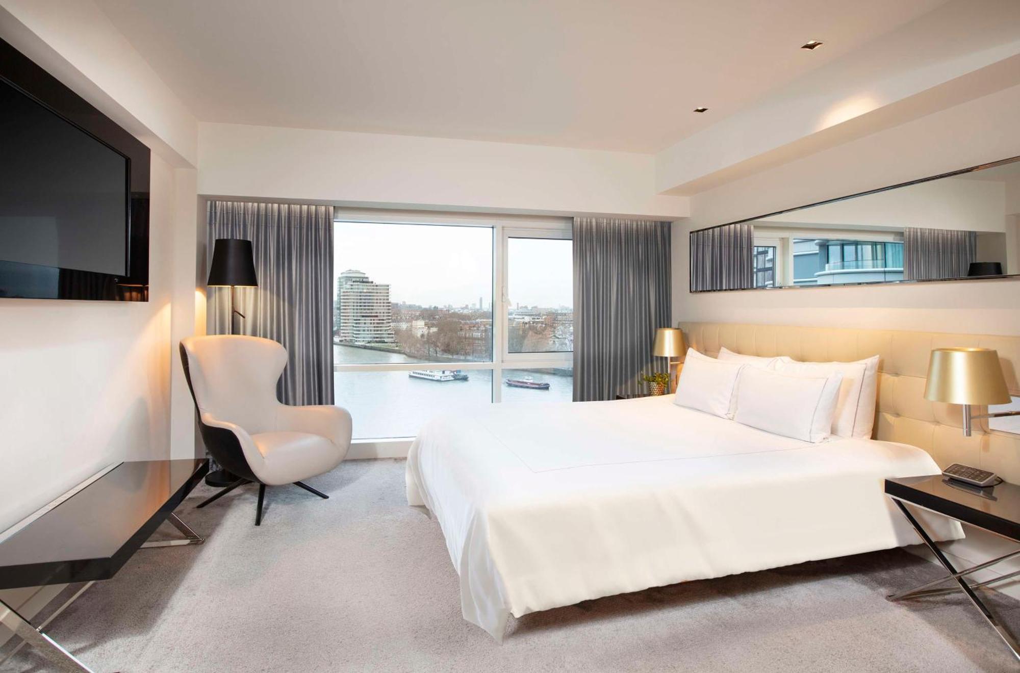 Park Plaza London Riverbank Exterior photo