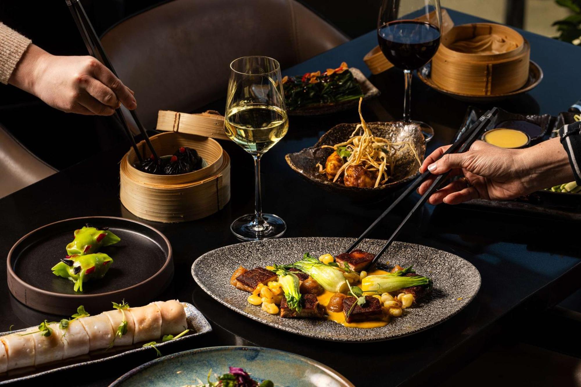 Park Plaza London Riverbank Exterior photo Chinese cuisine
